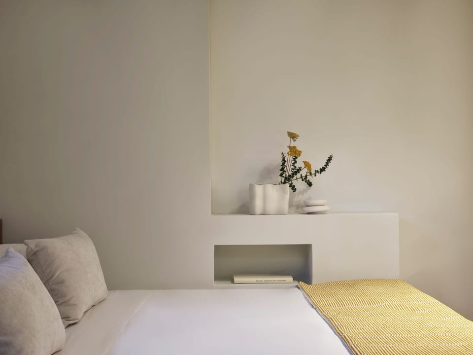 Deluxe Suite Semi-Basement | 1 bedroom, desk, laptop workspace, free WiFi