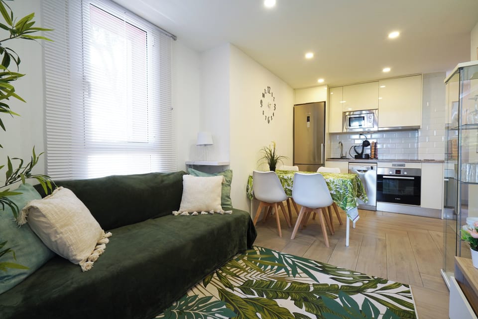 Apartment | Living area | TV