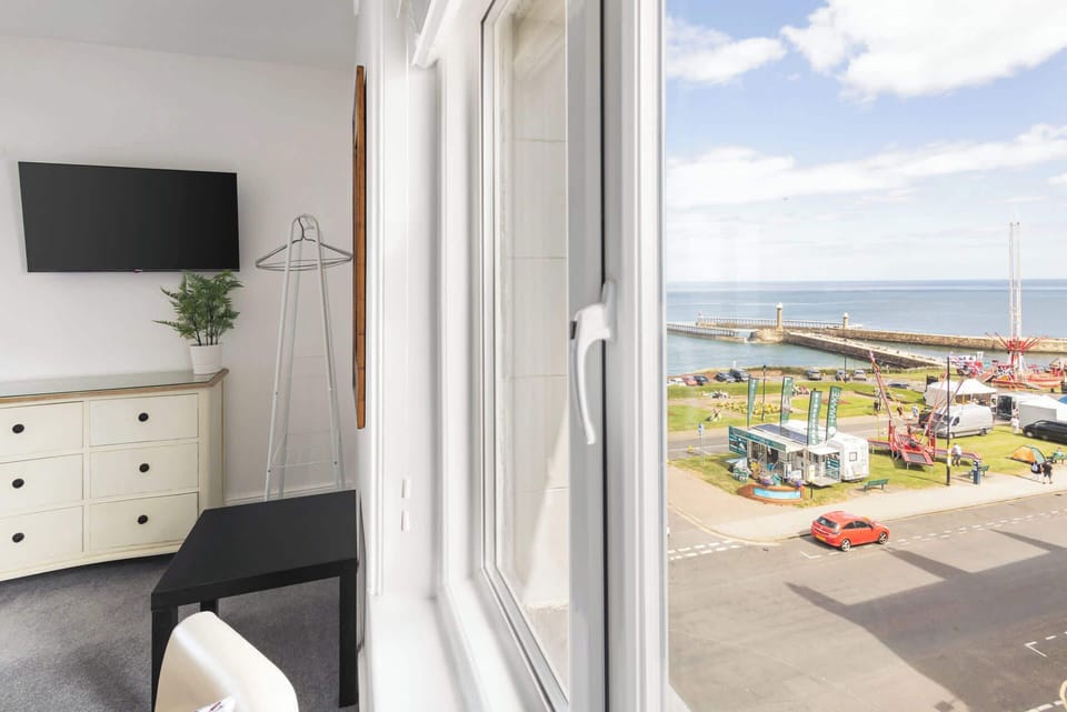 Commondale at the Sandbeck, Whitby - Host & Stay