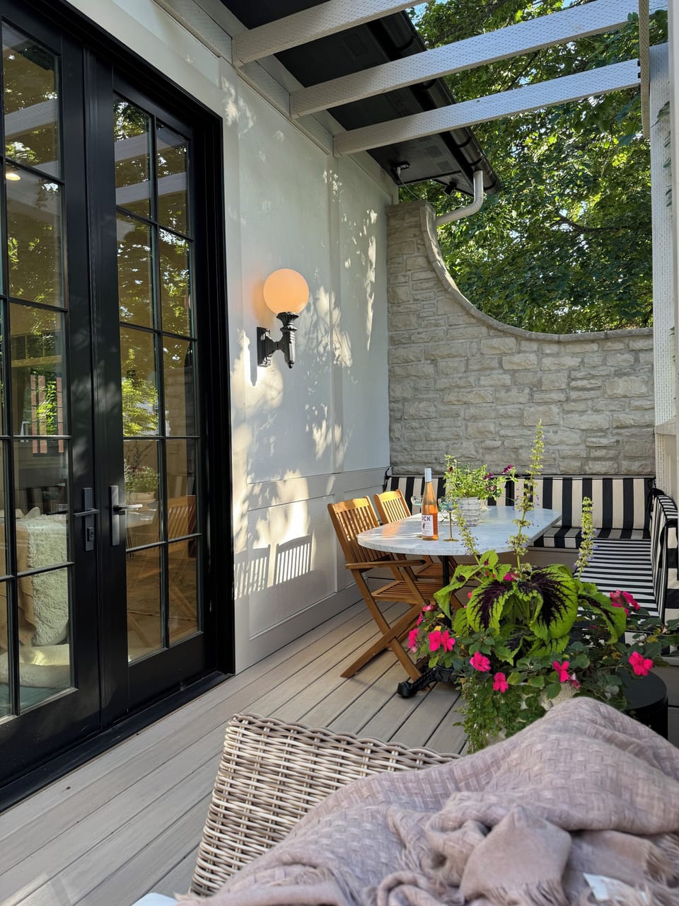 Outdoor dining