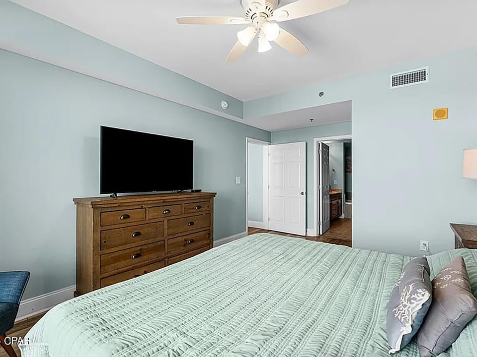 Laketown Wharf 1523 Apartment in Long Beach