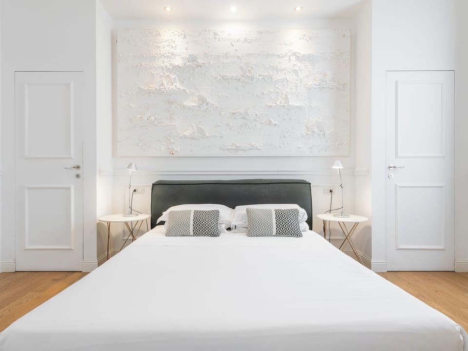 Junior Suite, City View | Desk, laptop workspace, soundproofing, free WiFi