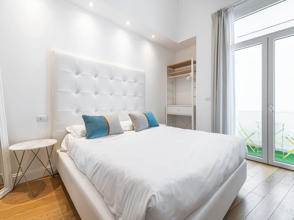 Classic Room, Balcony | Desk, laptop workspace, soundproofing, free WiFi
