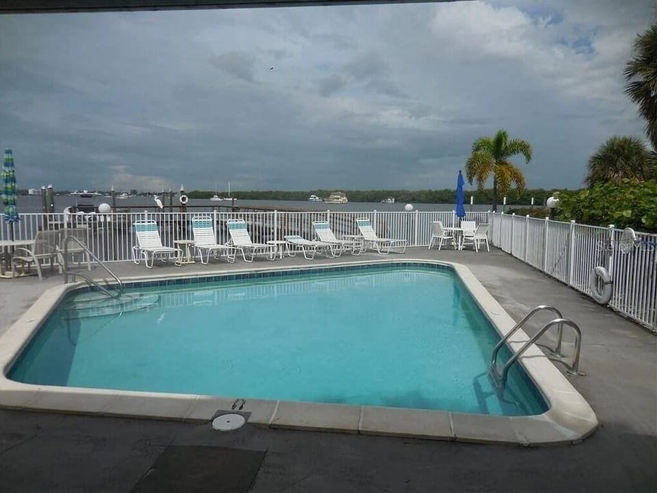 2BR at Sandpiper Cove – Pool, Bay, Beachwalk (204)