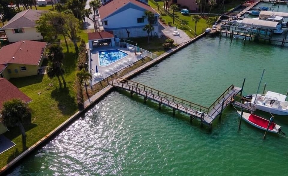 2BR at Sandpiper Cove – Pool, Bay, Beachwalk (205)