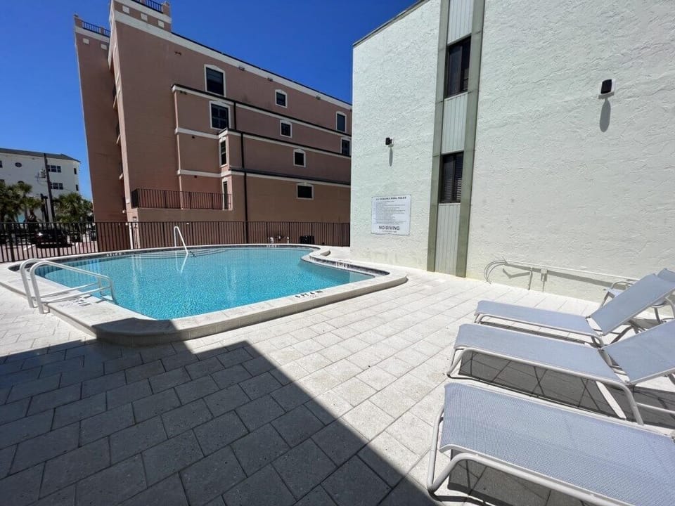 La Coquina 2BR – Beachfront w/ Pool & Views (540)
