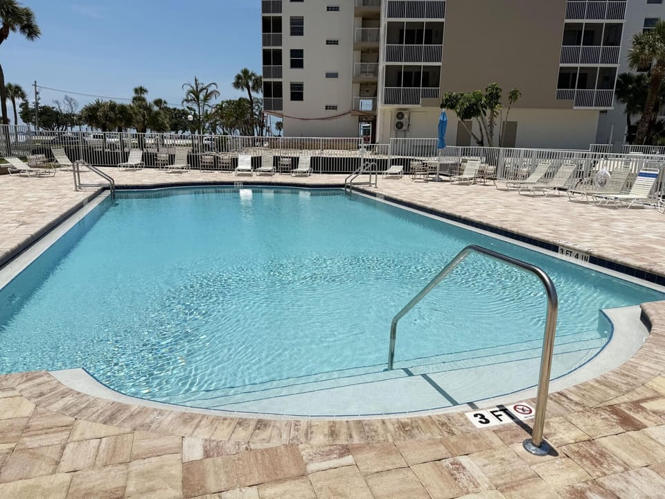 9th-Floor Beach Condo  Gulf Views & Heated Pools (2978)