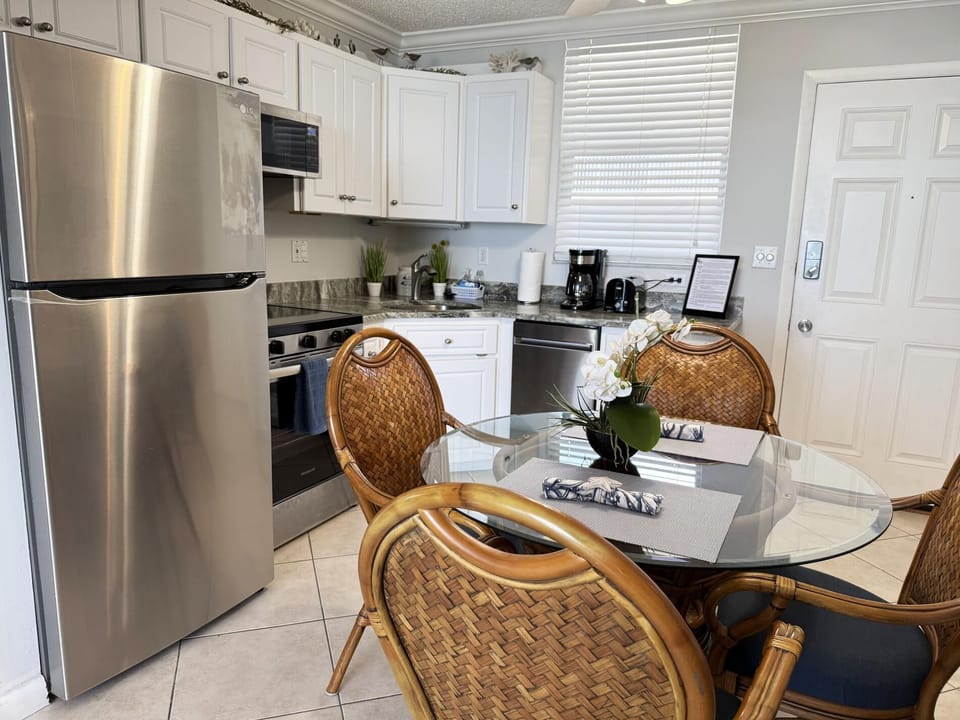 9th-Floor Beach Condo  Gulf Views & Heated Pools (2973)