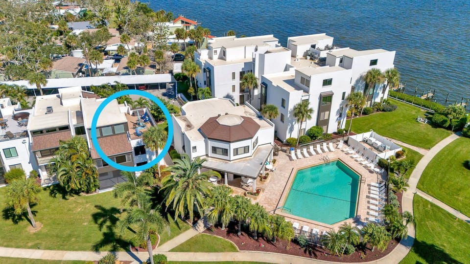 Tamarind 3BR Loft – Beach Vibes & Bay Views (5879)