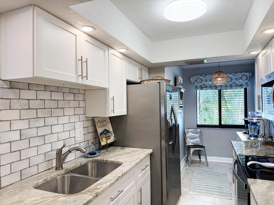Tamarind 3BR Loft – Beach Vibes & Bay Views (4920)