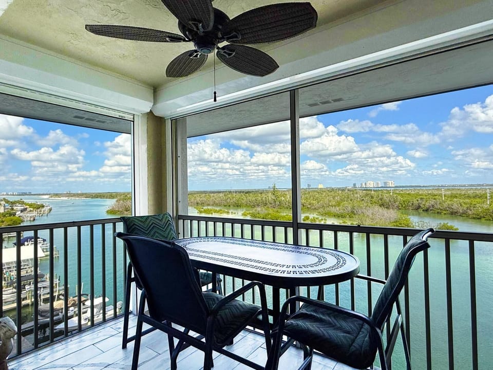2BR - Dolphins & Bay Views Just Steps to Beach (5203)