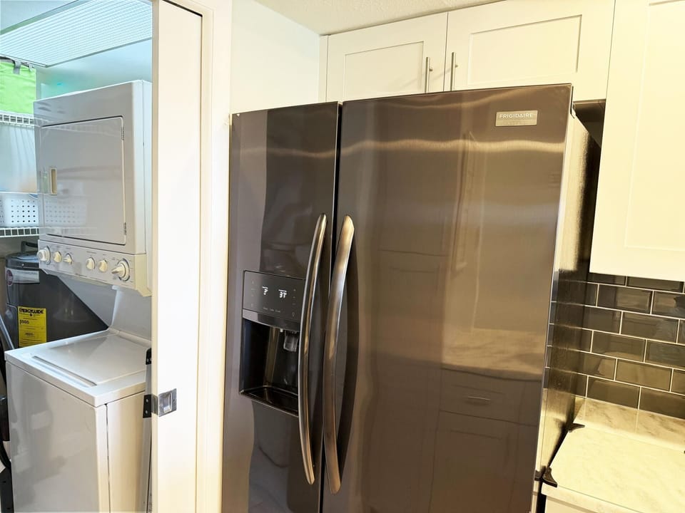 2BR - Dolphins & Bay Views Just Steps to Beach (5192)