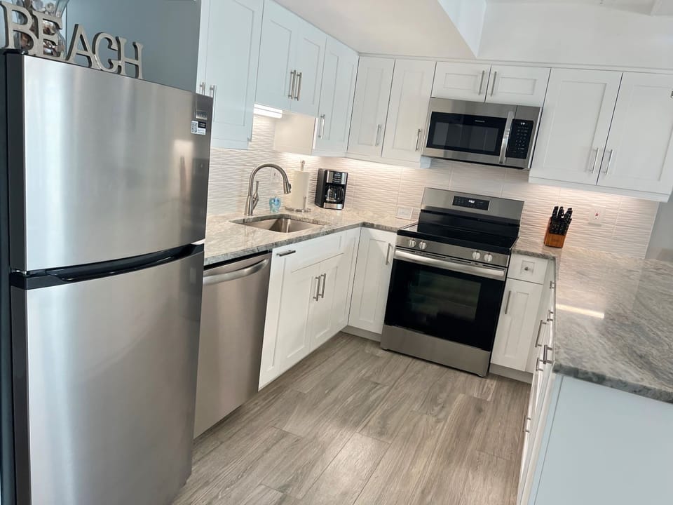 El Galeon 3BR – Bay Views, Beach, Boat Dock (292)