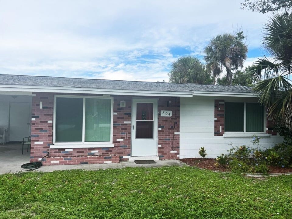 Retro Retreat – Canal-Front 2BR Close to Beach (143)