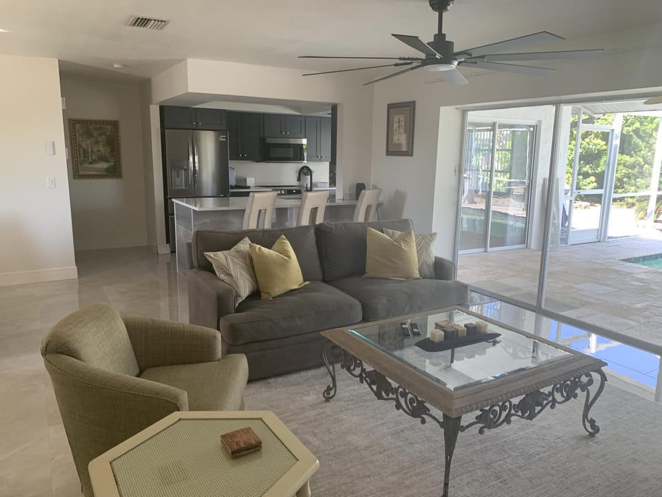 Charming 2BR Pool Home Near Manasota Key (1092)