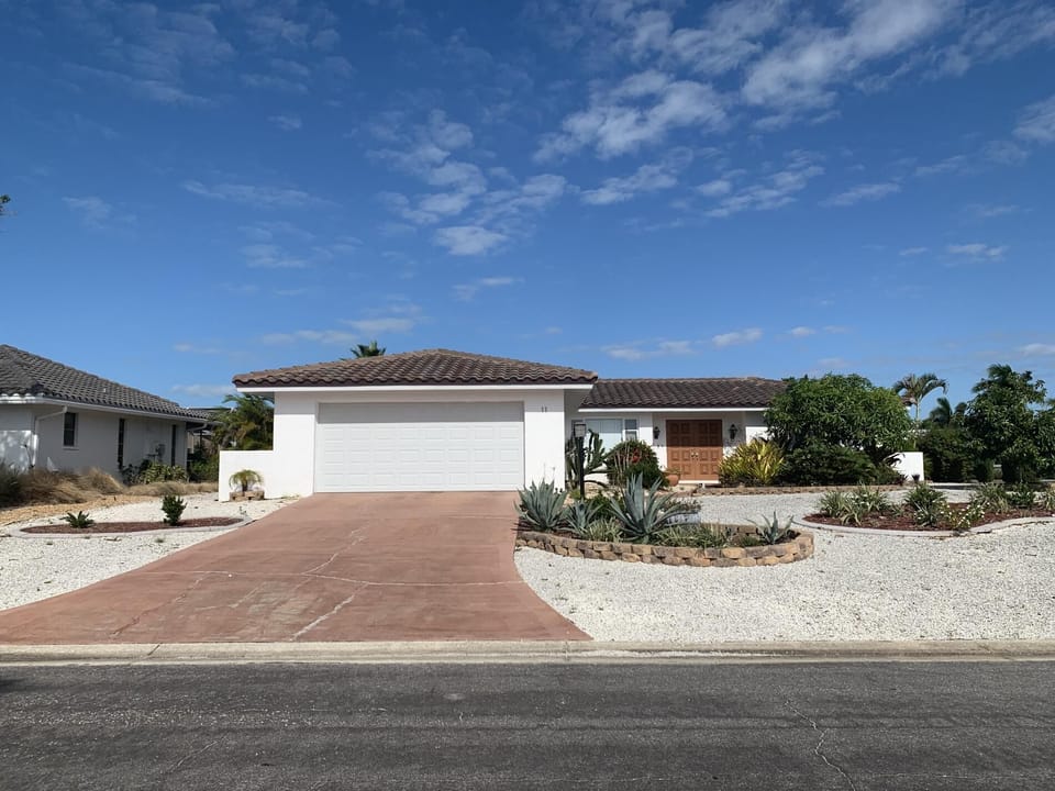 Charming 2BR Pool Home Near Manasota Key (1653)