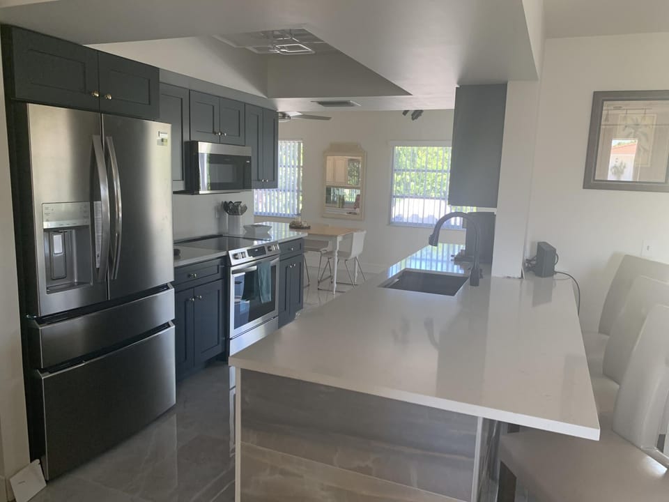 Charming 2BR Pool Home Near Manasota Key (1097)