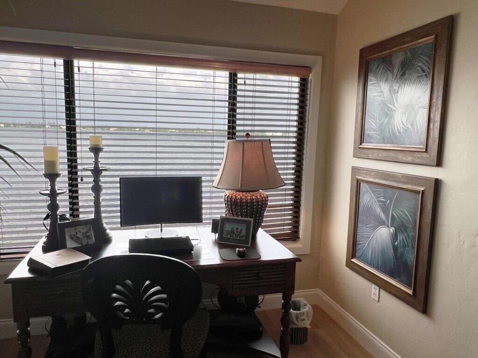 Waterfront Luxury - Bay Breezes & Loft Lounge (695)