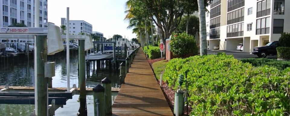 2BR – Penthouse, Pool, Beach & Water Views (160)