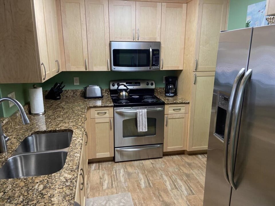 Coastal Comfort at Tamarind - Manasota Key (562)