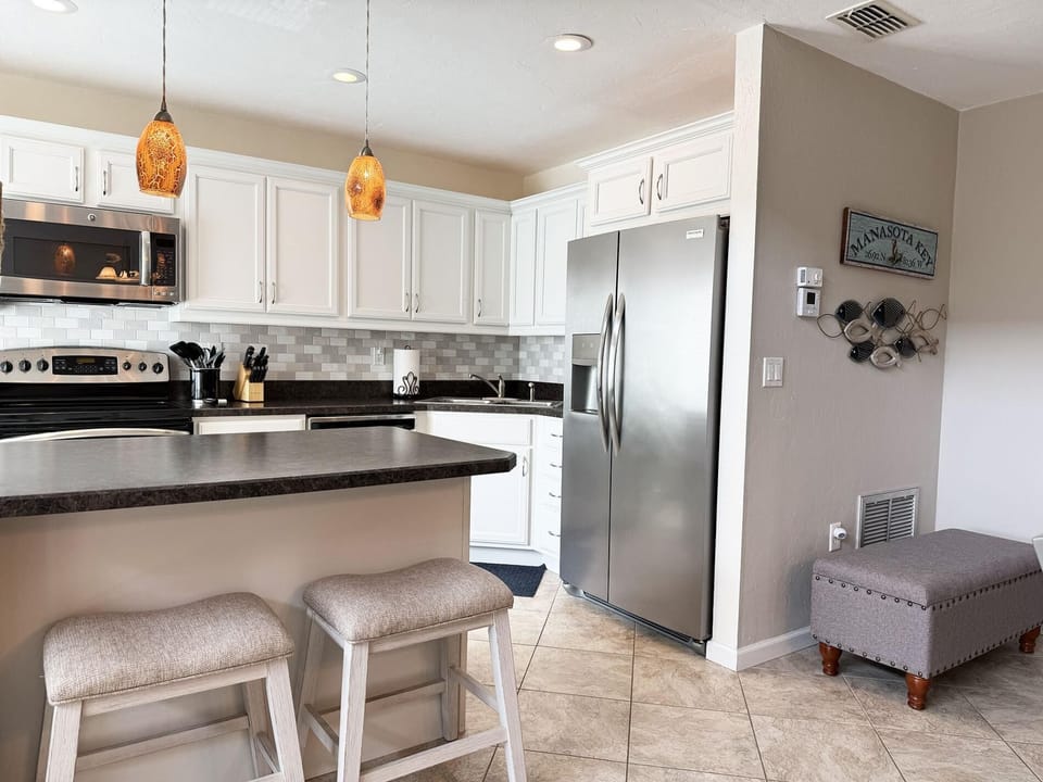 Peaceful Escape – Tamarind with Pool & Bay Views (8865)