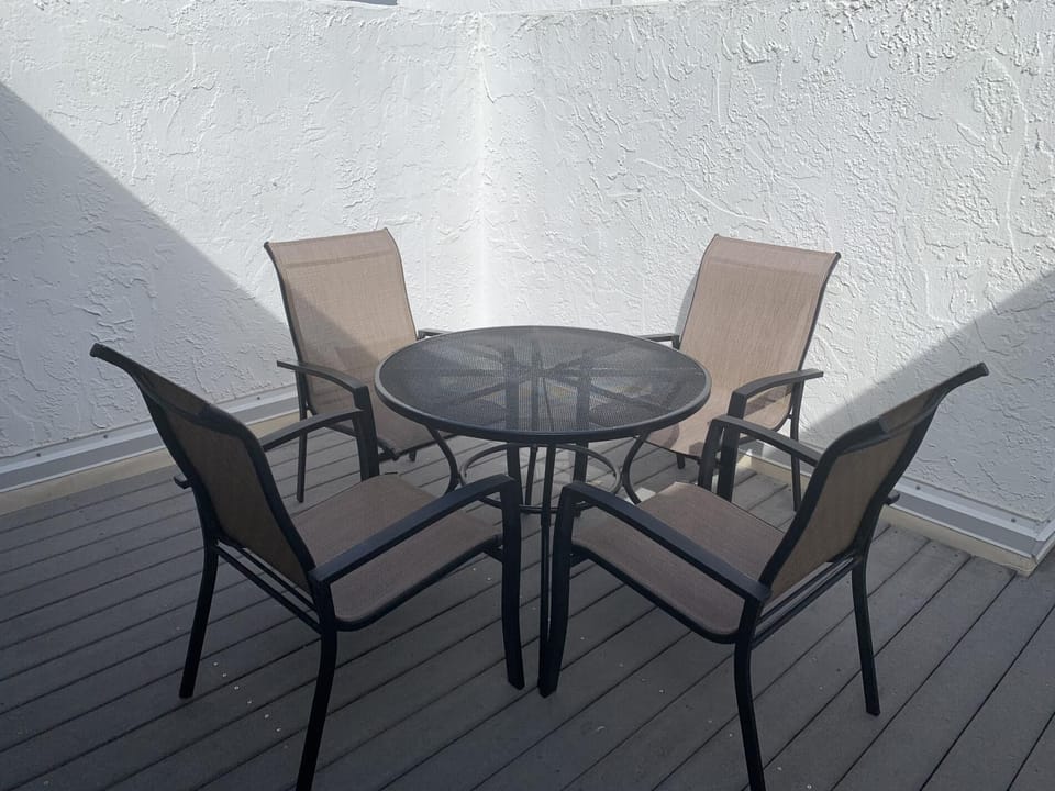 Open Deck – 2BR Loft Condo with Bay Views (2337)