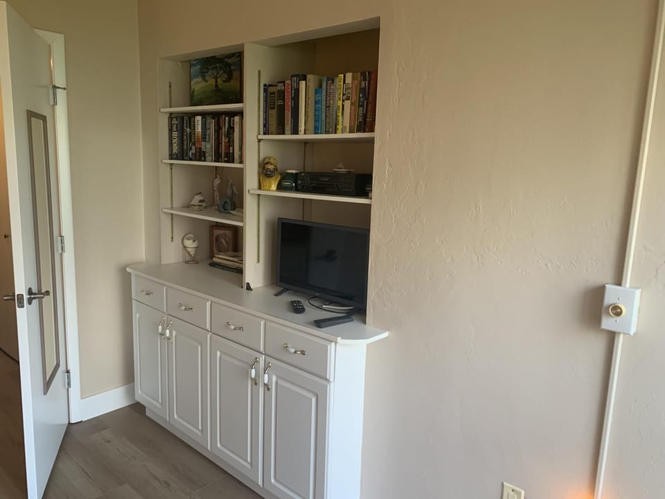 Effortless Escape – Walk-Out 2BR at Tamarind (882)