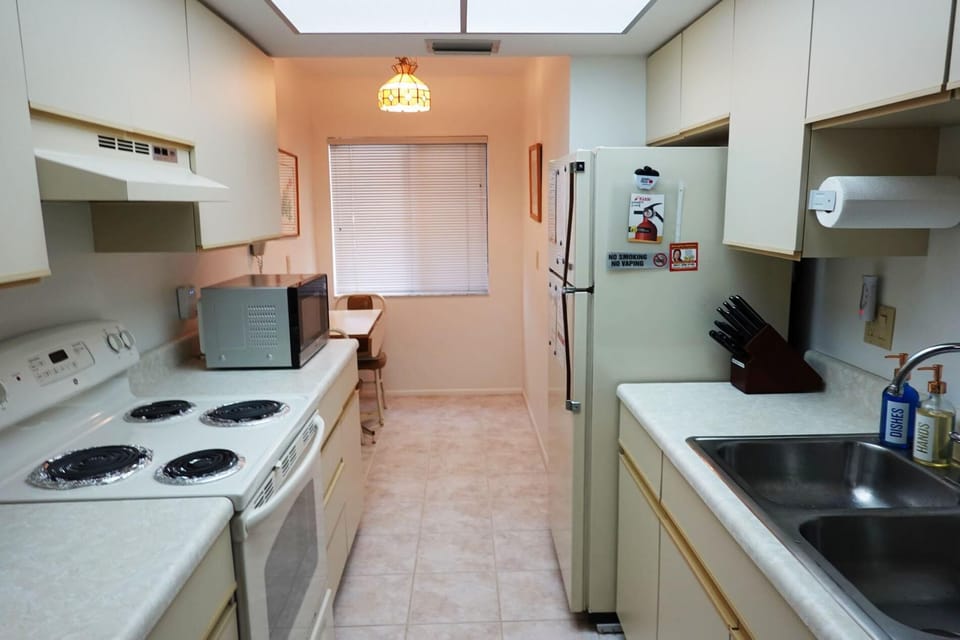 Peaceful Escape – Walk to Pool, Bay & Beach (6590)