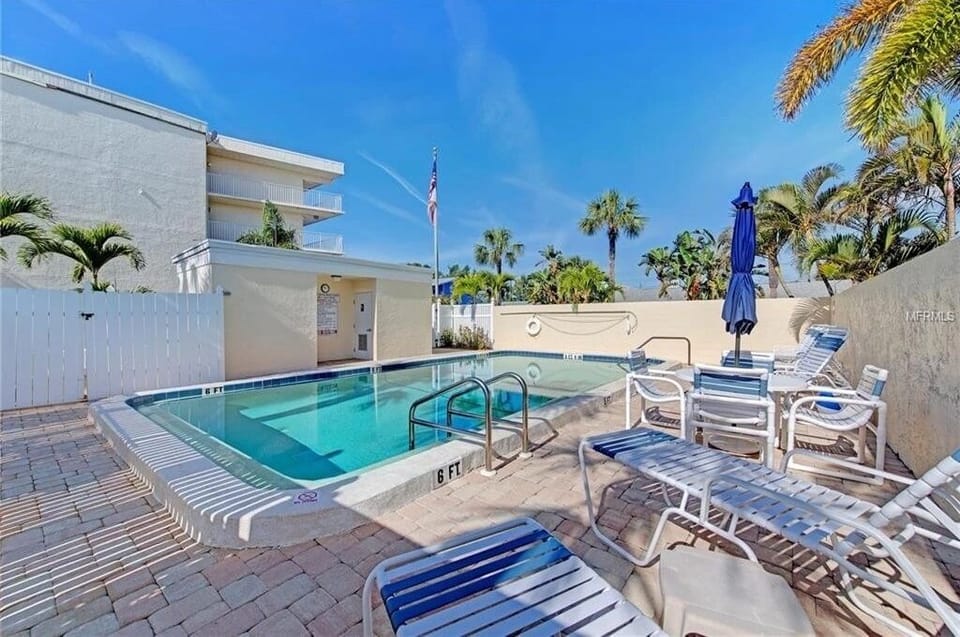 2BR Gulf Condo – Balcony, Pool, & Beach Views (184)