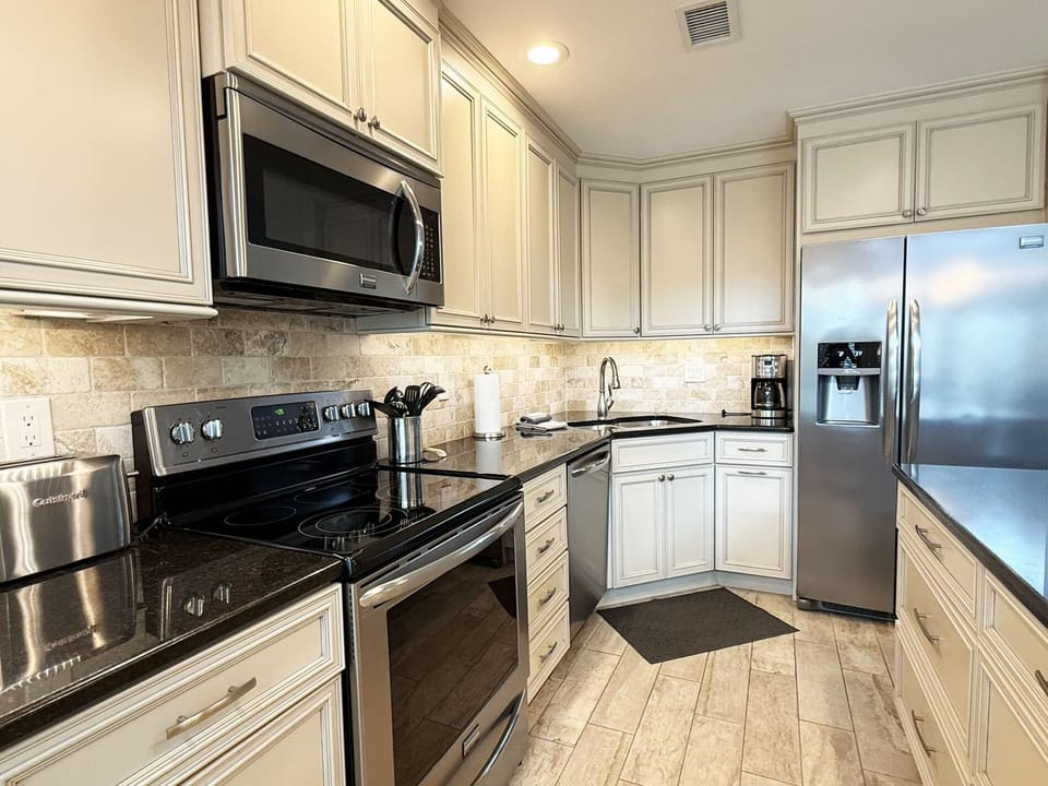 Modern Comfort – 2BR Bayside Condo at Tamarind (8825)