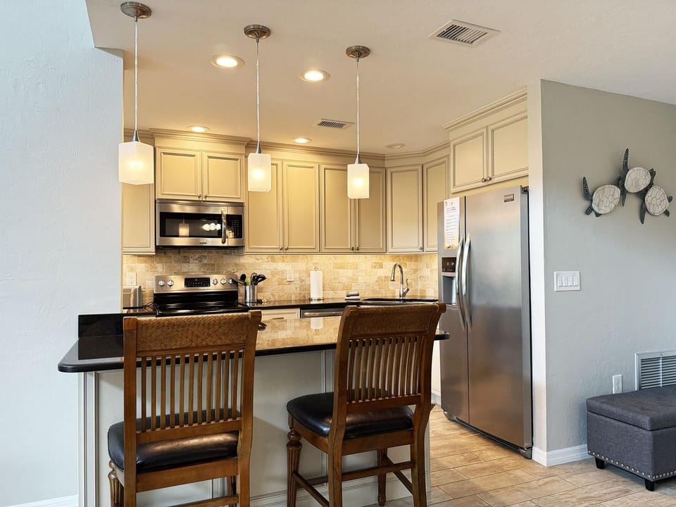 Modern Comfort – 2BR Bayside Condo at Tamarind (8822)
