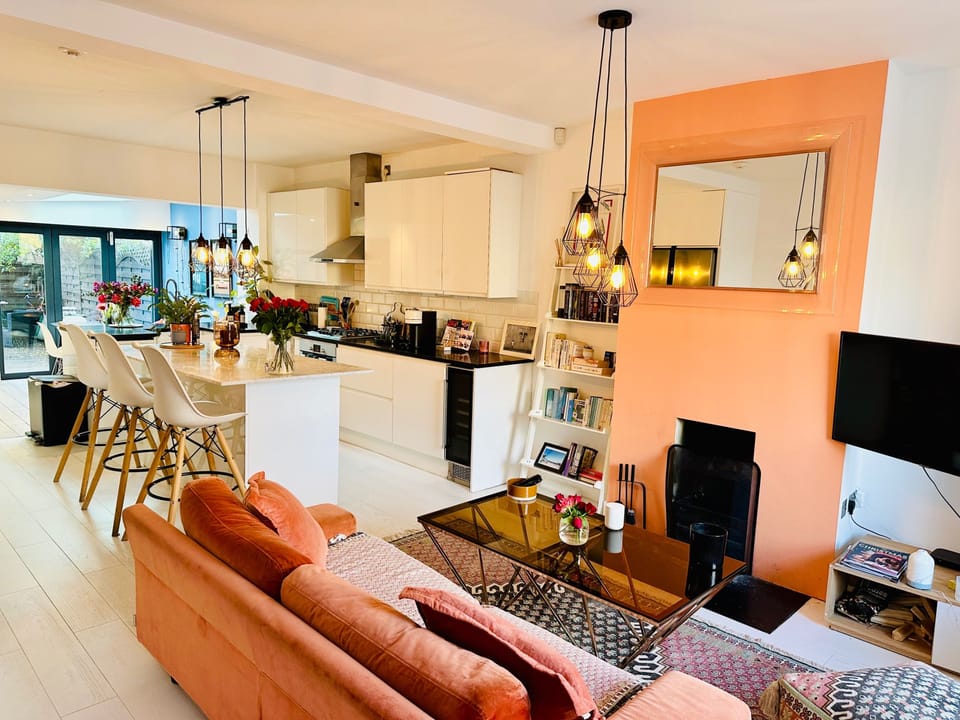 House | Living area | TV, fireplace