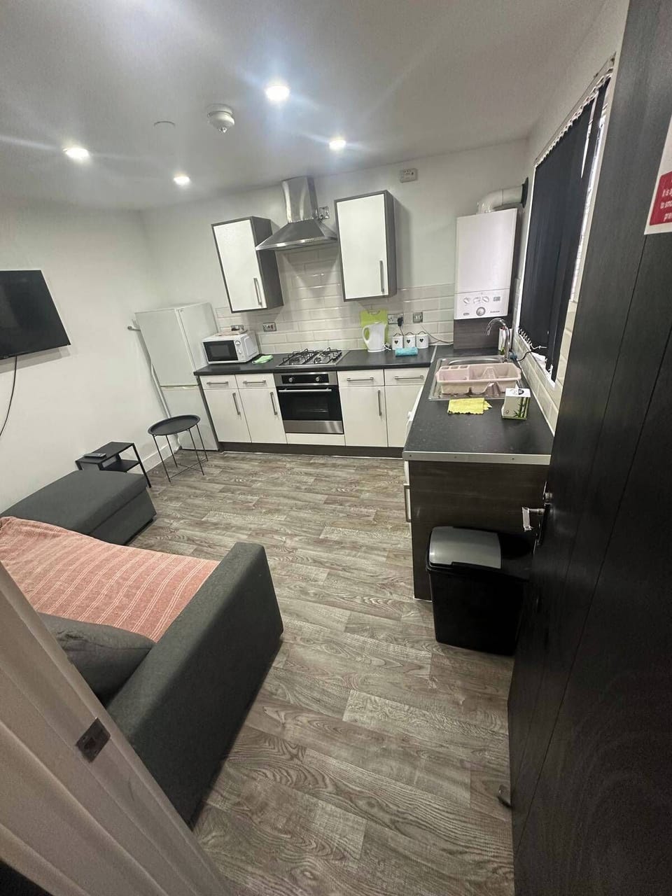 Apartment | Private kitchen | Fridge, microwave, oven, stovetop