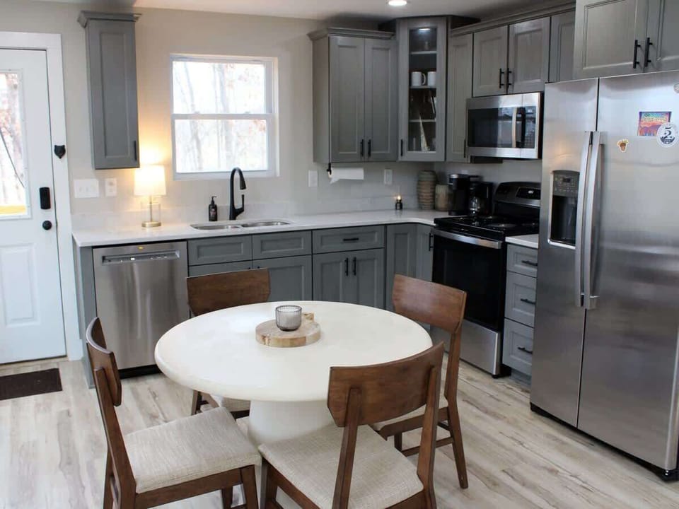 Full kitchen with everything you might need