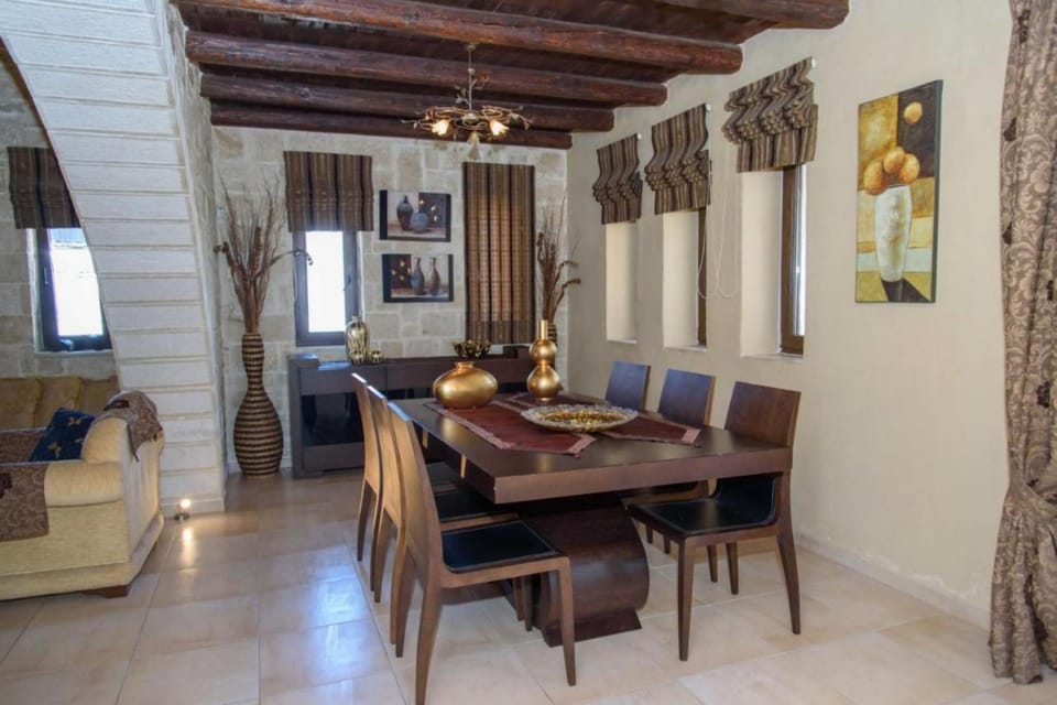 House | 4 bedrooms, Internet