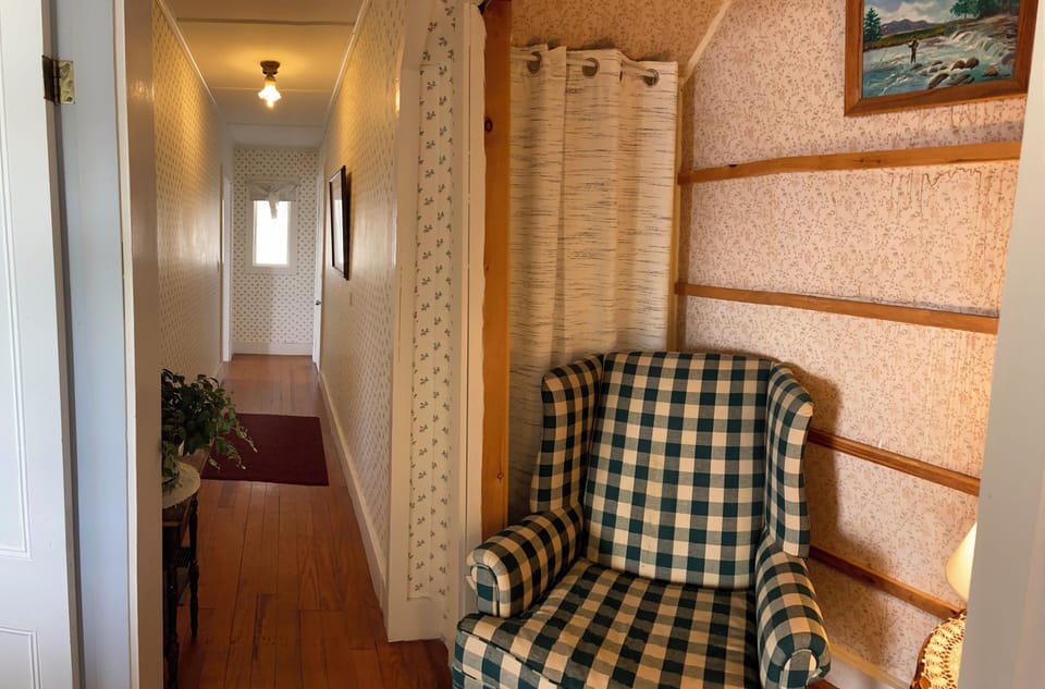 Captain's Quarters reading nook