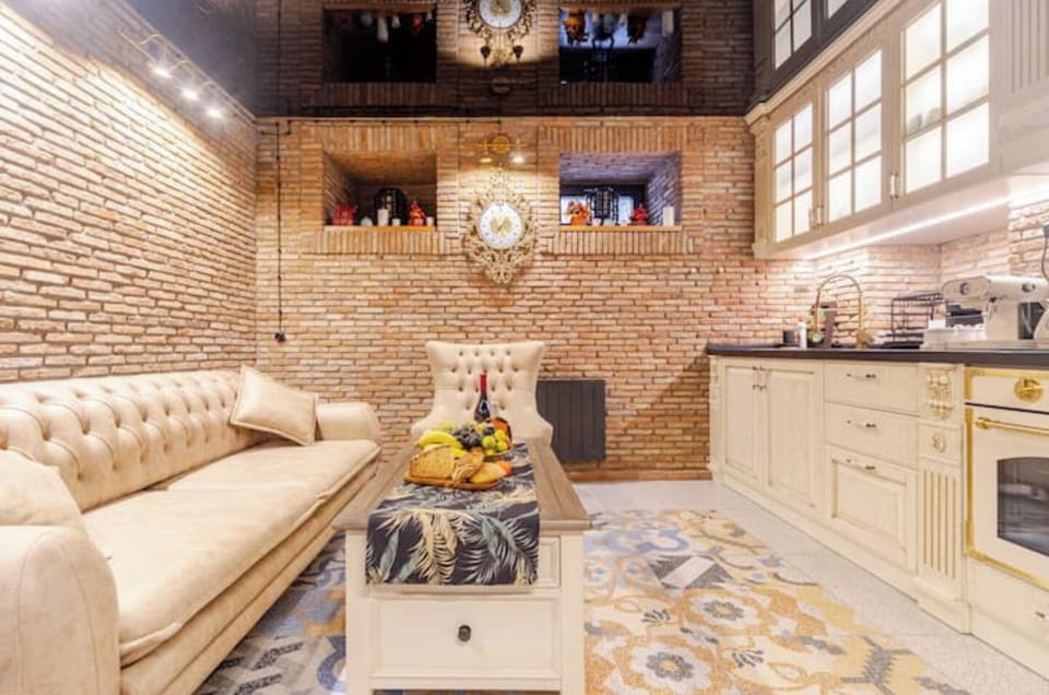 Fully equipped kitchen, Living room
