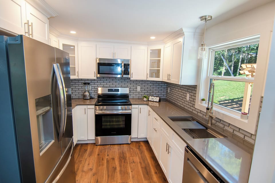 Full kitchen