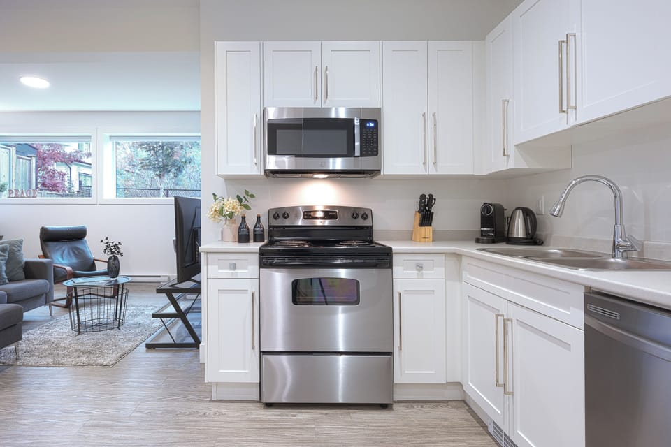Full kitchen equipped with cooking essentials. 