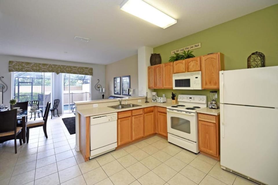 Kitchen (Angle)