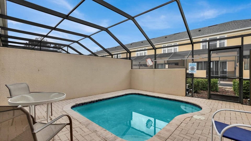 Pool Deck (Angle)