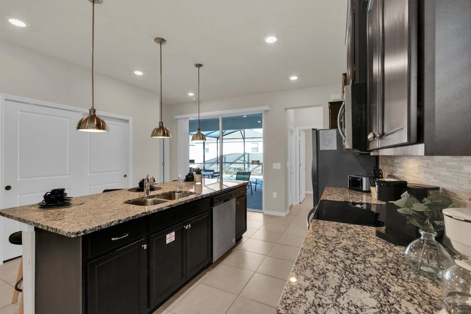 Kitchen (Angle)