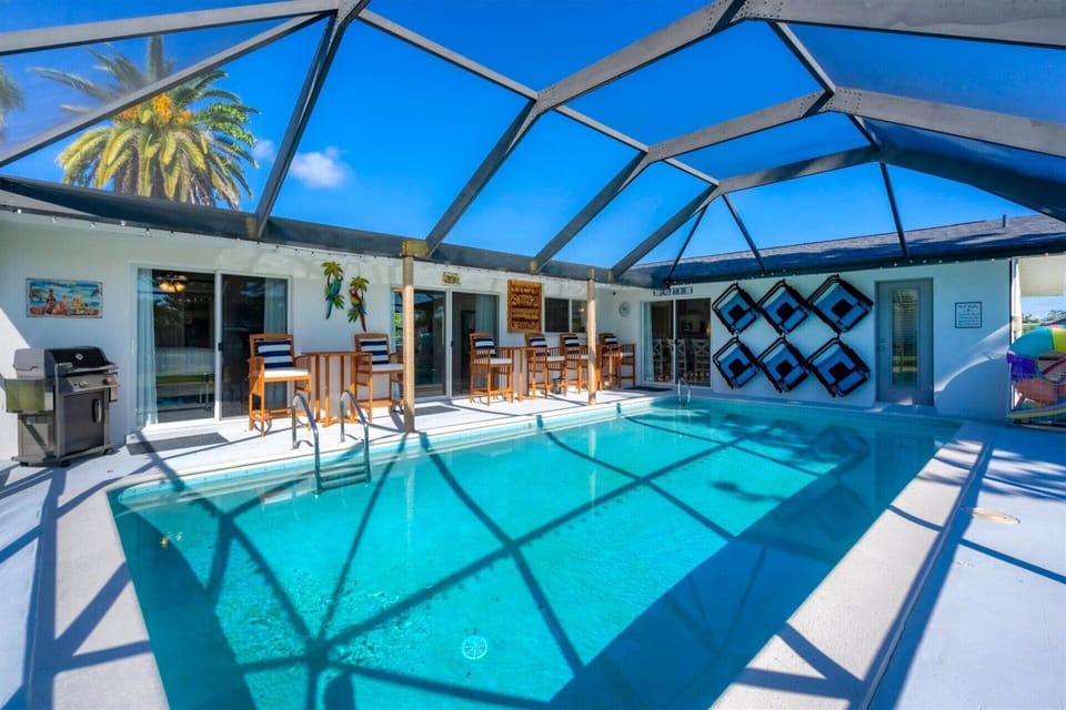 Beautiful 3 bedroom, 2 bathroom waterfront Cape Coral home with private pool