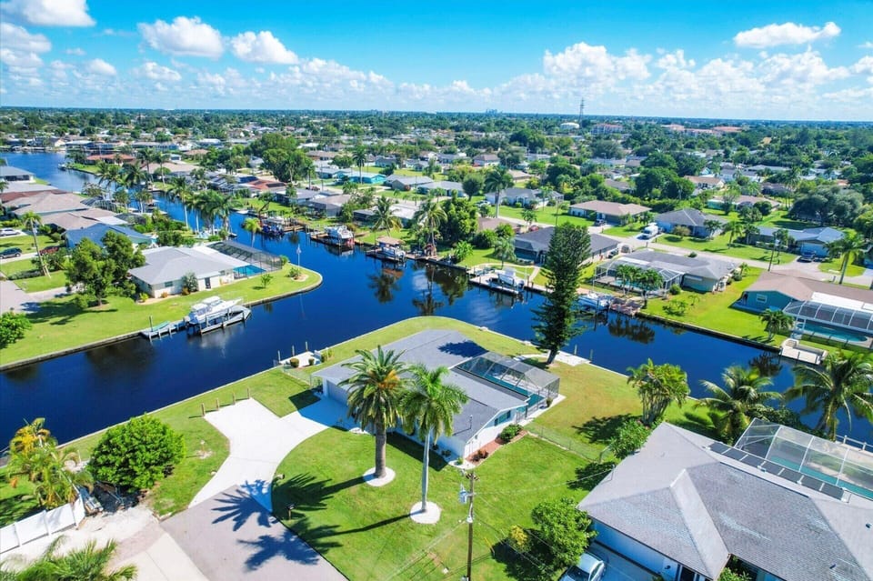 Beautiful 3 bedroom, 2 bathroom waterfront Cape Coral home with private pool