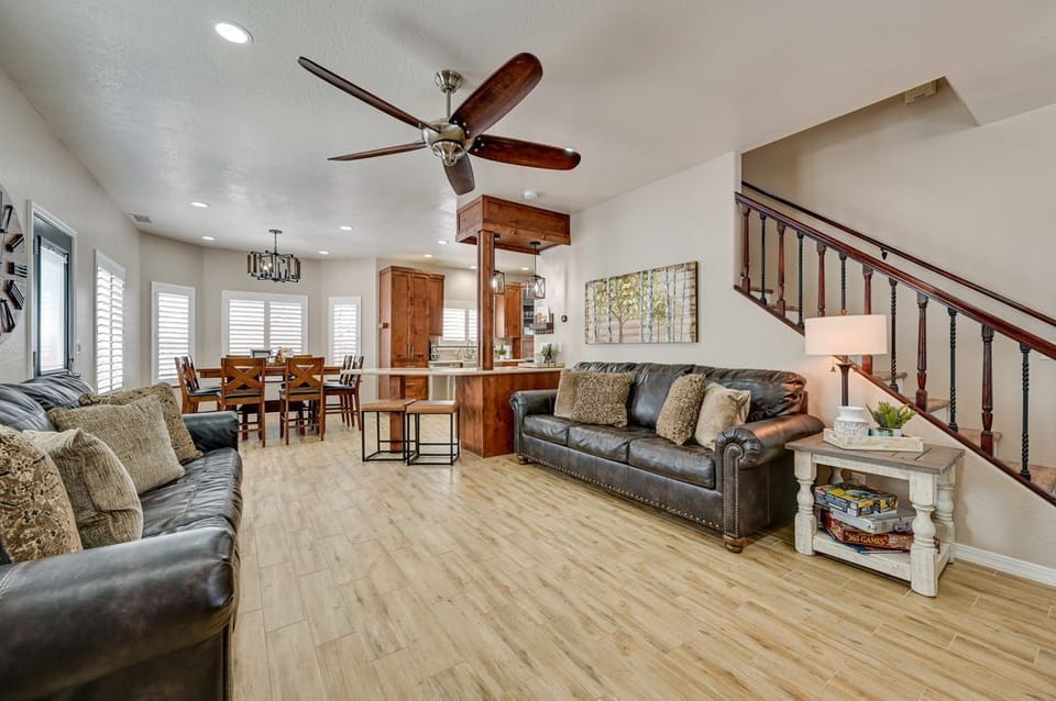 Living Room & Kitchen