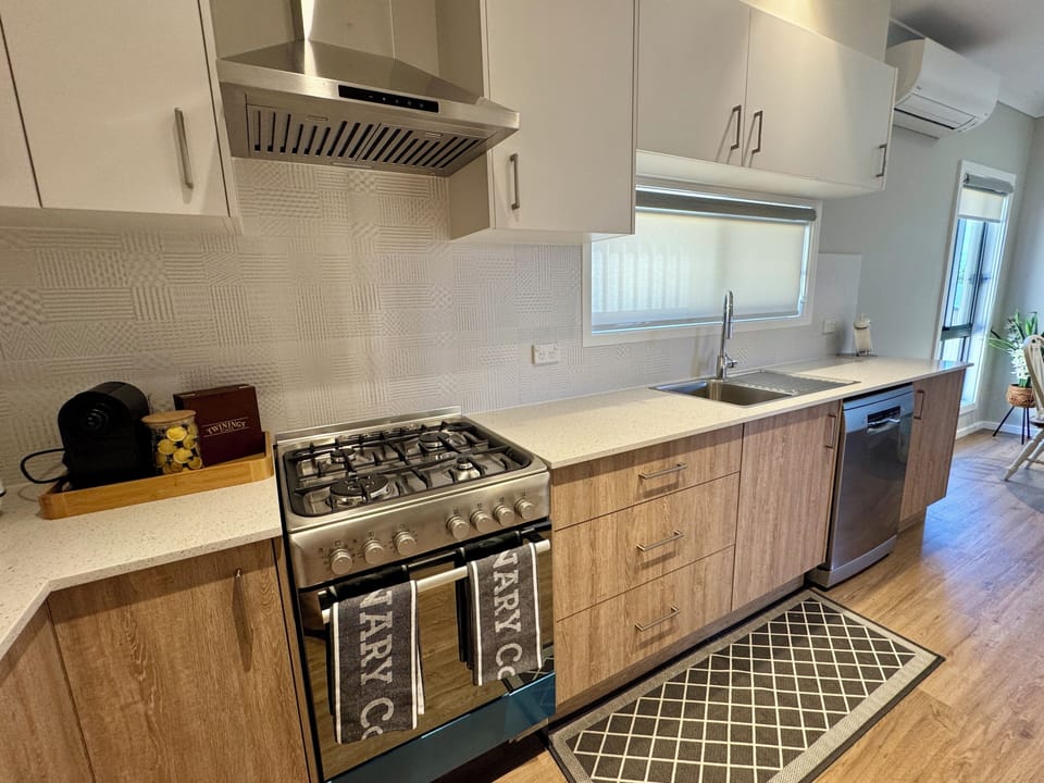 fully equiped kitchen with dishwasher 