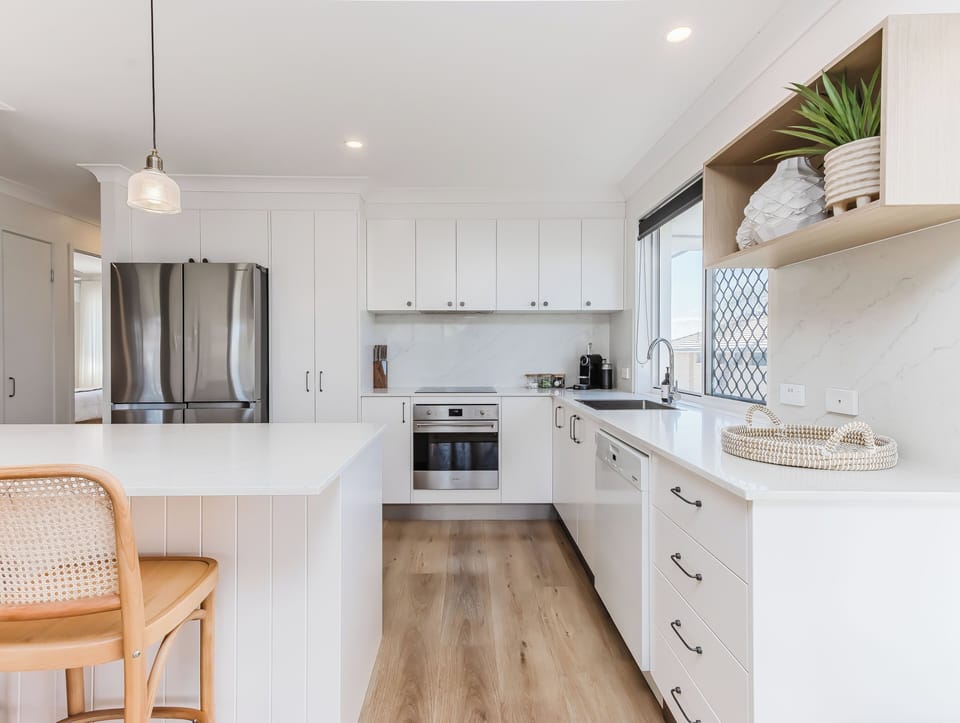 Townhome, 3 Bedrooms, Sea View | Private kitchen | Electric kettle, toaster, dining table