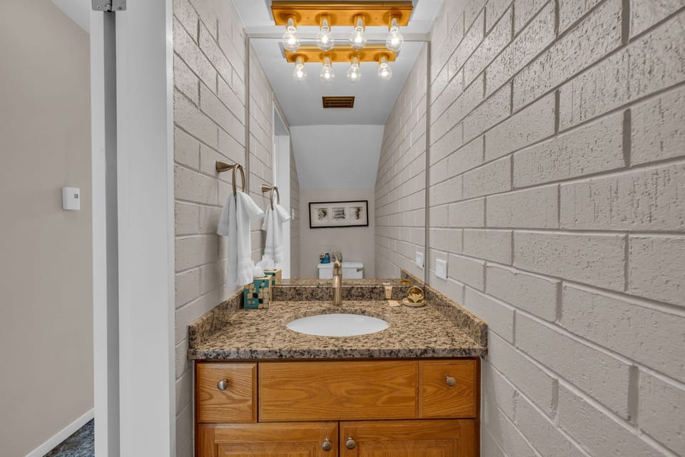 Half-bathroom: Main floor