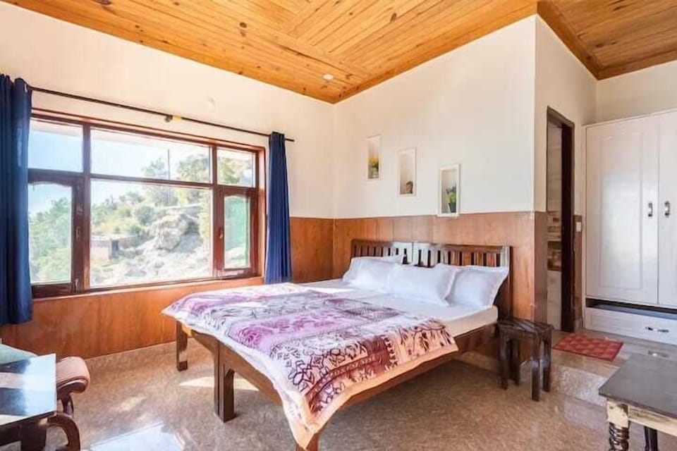 Villa, 3 Bedrooms, Balcony, Mountain View | Free WiFi, bed sheets