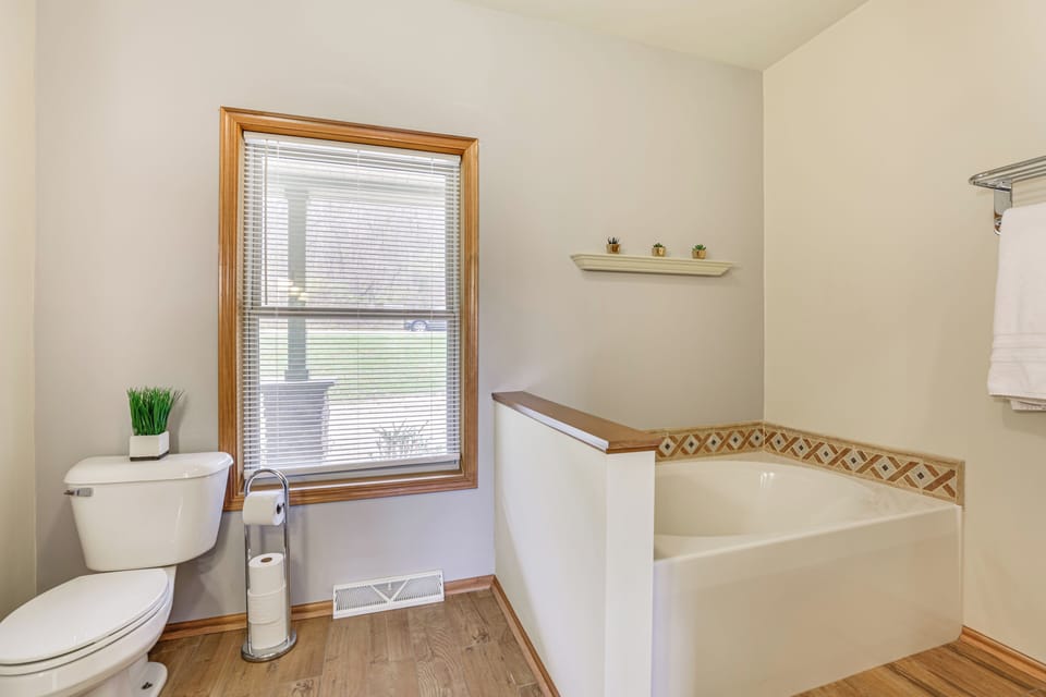 En-Suite Bathroom | Main Floor
